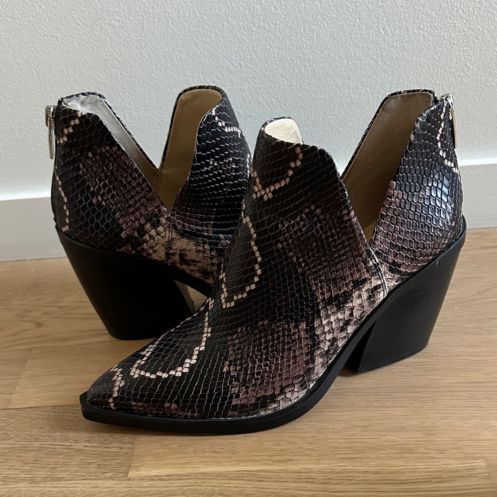 Vince Camuto Snakeskin Black and Brown Heeled Boots